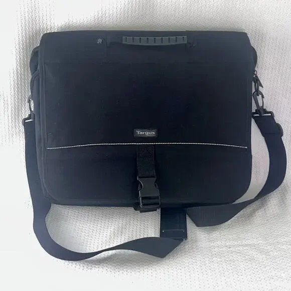 Targus Laptop Messenger Bag Black AC0145 Padded Briefcase Shoulder Case