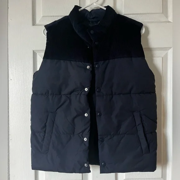Boys Navy Puffer Vest size XL