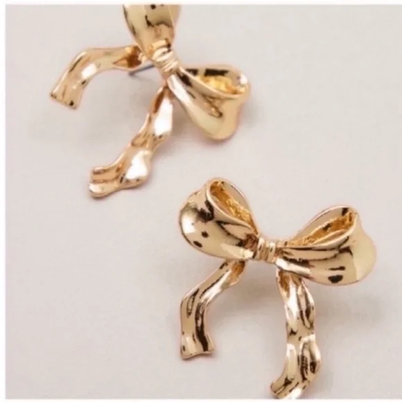New! Charlotte 14K Gold Plated Bow Post Earrings (1013) NWOT