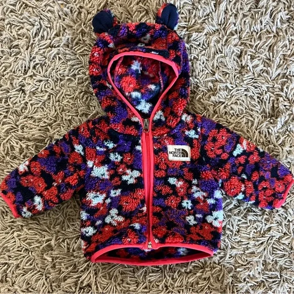 Like new! The North Face baby girl 0-3 months zip up jacket hoodie sweatshirt