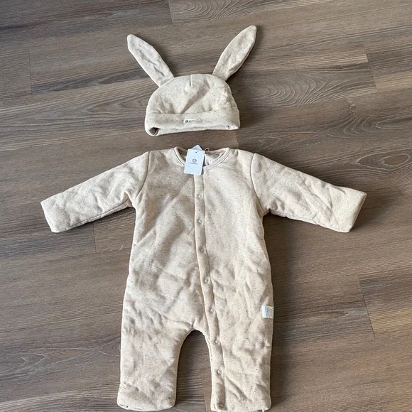 NWT CUTECUBS baby beige lightly filled coveralls with matching bunny hat 12-18m