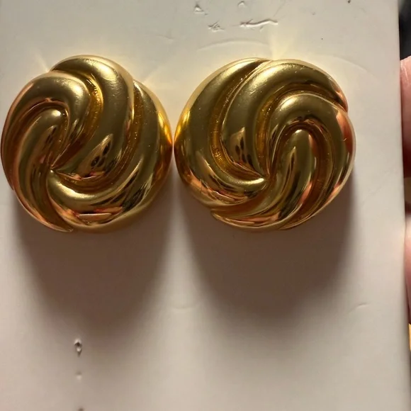J Crew Gold Stud Earrings NWT
