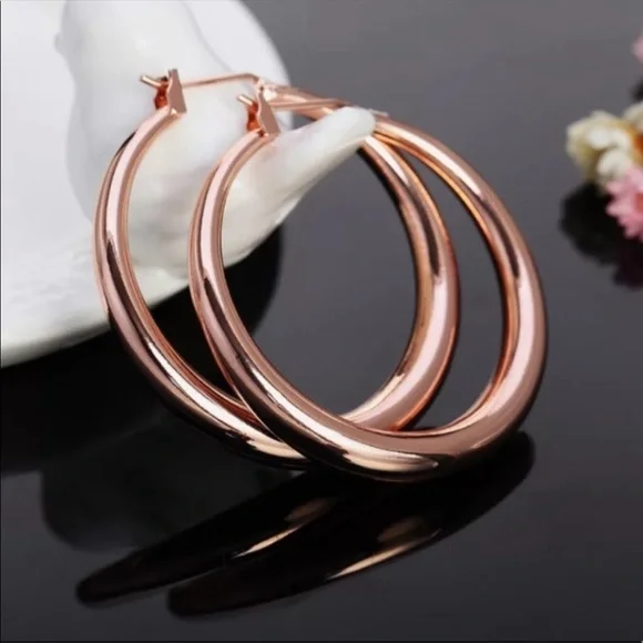 New Women’s Rose Gold Plated 1.5” Hoop Earrings