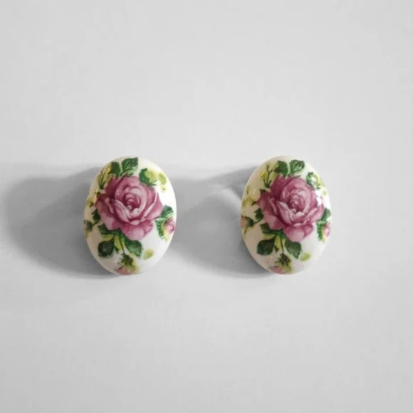 Vintage Pink Rose Floral Ceramic Oval Clip On Earrings Cottagecore‎ Victorian