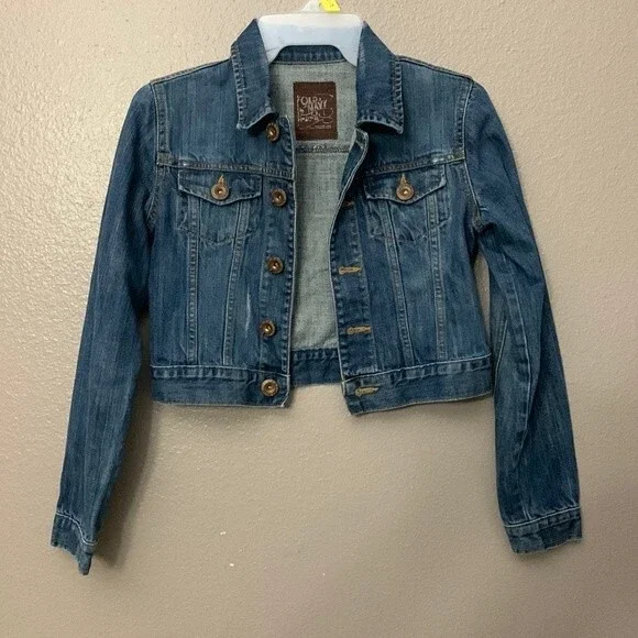 Old Navy Vintage Blue Jeans girl denim Jacket size Large. Medium wash.