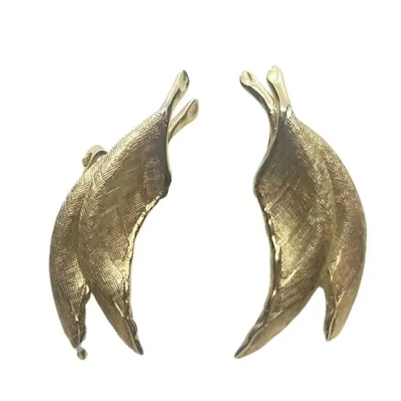 Vintage Giovanni Double Leaf Gold Clip Earrings