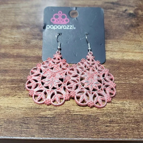 New paparazzi silver tone and pink flower earrings