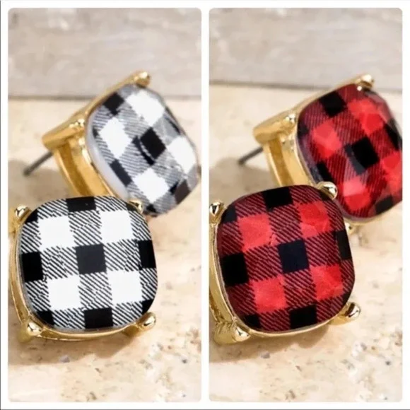 🎉Host pick🎉Buffalo plaid earrings red & white