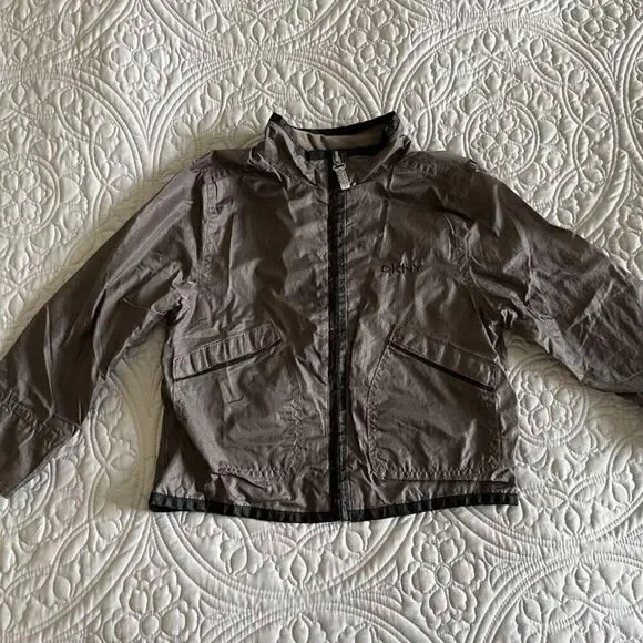DKNY Hooded Jacket for Boys Zippered Sportswear Lightweight Breathable size 4T