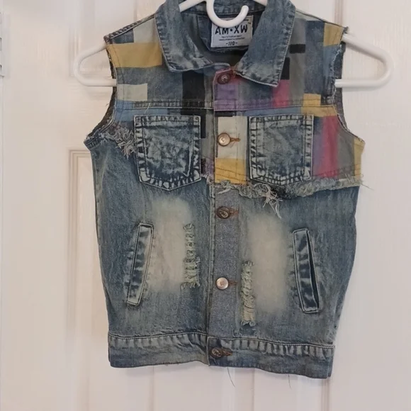 AM*XW DISTRESSED DENIM VEST