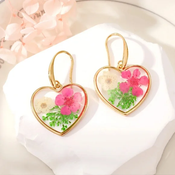 Floral Heart Earrings Dried Flower Pendant Earrings