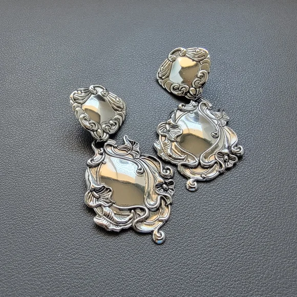 Statement Silver-Tone Art Nouveau Revival Earrings – Ornate Floral Scroll Design