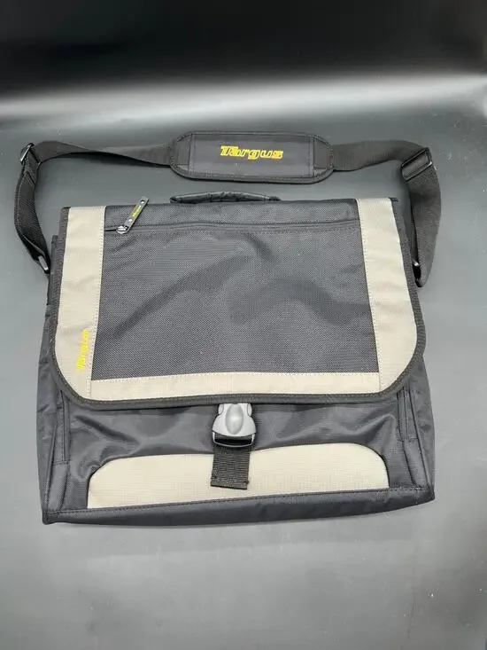 Targus Men’s Messenger Bag Travel Laptop Case Heavy Duty Command Flap Excellent
