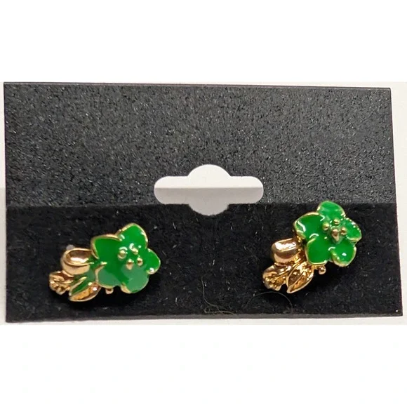 New Carded Vintage Flowers Stud Earrings Green Gold Tone Enamel Floral Botanical