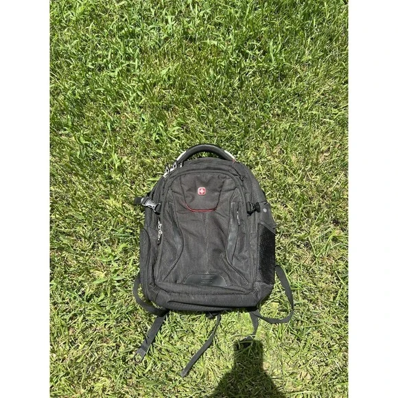 SwissGear Unisex-Adult 5358 USB ScanSmart Laptop Backpack, Black Dot Large