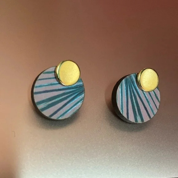 Unique‎ earrings