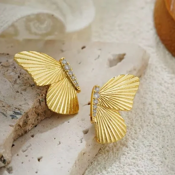18K gold pallet Anthrpologie Elegant Gold Butterfly Earrings Diamond unique