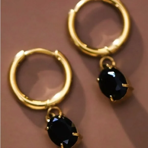 18K Gold Black Drop Earrings (2030)
