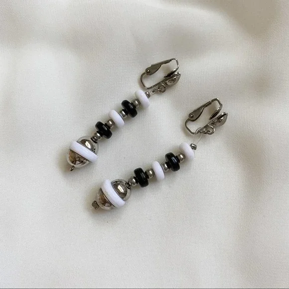 VTG Silver Black White Layer Bead Dangle Earrings