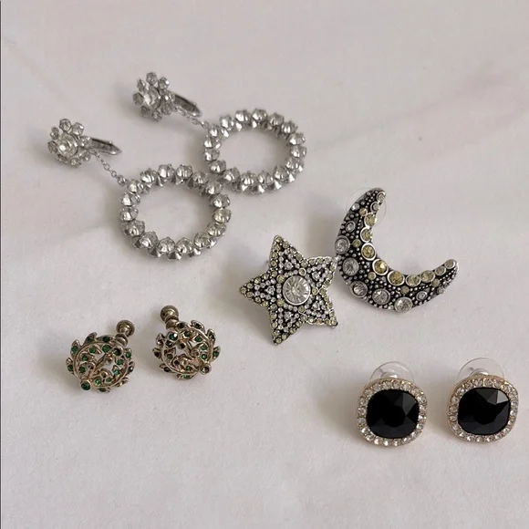 🩵5/$25🩵 Vintage lot of rhinestone and faux black onyx costume earrings