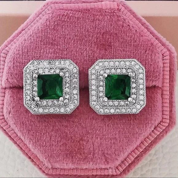 New Women’s 925 Silver Lovely Emerald Earrings