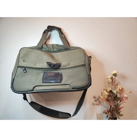 Samsonite Olive Green Travel Duffel‎ Bag Carry-On Shoulder Strap Organizer