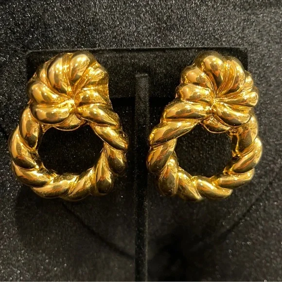 Avon Gold Vintage Twisted Hoop clip on Earrings