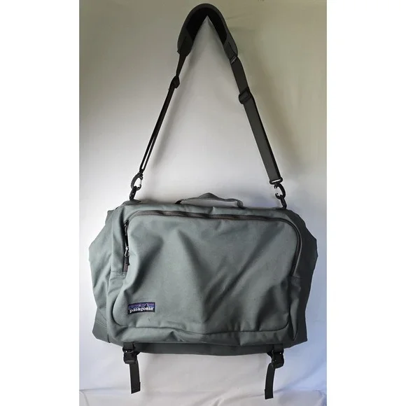 Patagonia Hanging Garment Trifold Travel Bag Green With Shoulder Strap