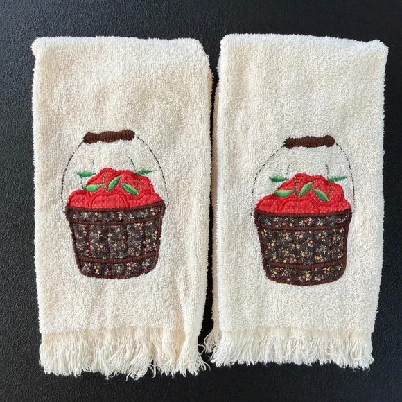 Vintage Apple Basket Applique Hand Towels Set of 2 Cream Fringe Made in USA