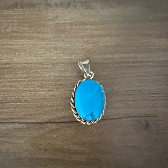 Vintage Mexican 925 Sterling Silver with Turquoise pendant