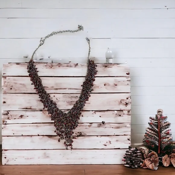 Glimmering red statement necklace