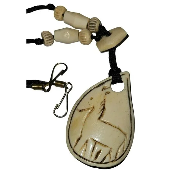 Vintage Necklace Carved Pendant‎ Primitive Horse Design 14