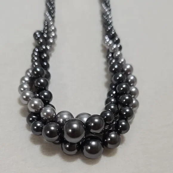 Two Toned Pearl Bead Necklace