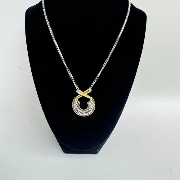 DENKAYS.CALI HORSE SHOE  STATEMENT NECKLACE