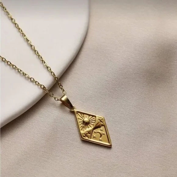 Gold moon star Pendant Necklace M675