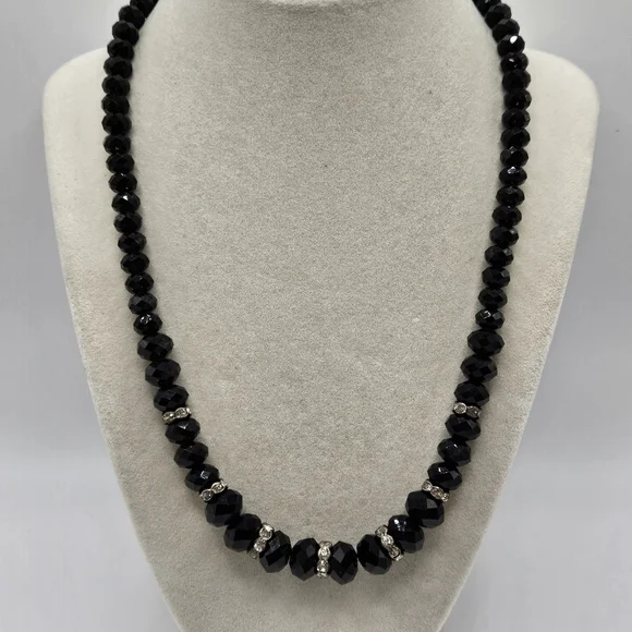 VINTAGE Faceted Black Glass and Rhinestone Beaded Strand Necklace Magnetic Back
