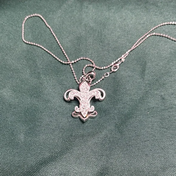 🖤 Silver Fleur-de-Lis Necklace with Inlaid Crystals 🖤