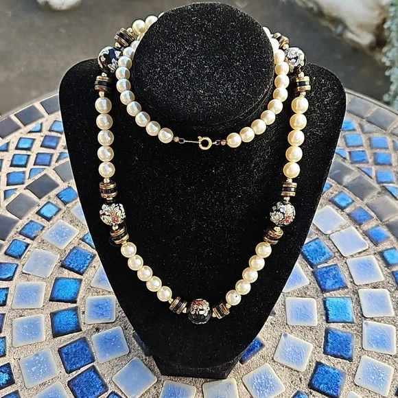 Faux Pearl Lucite Flowered Black Beads Necklace