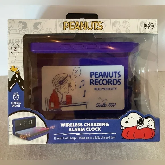 NIB Peanuts Snoopy wireless Phone Charging Dock Alarm Clock, Urban Outfitters