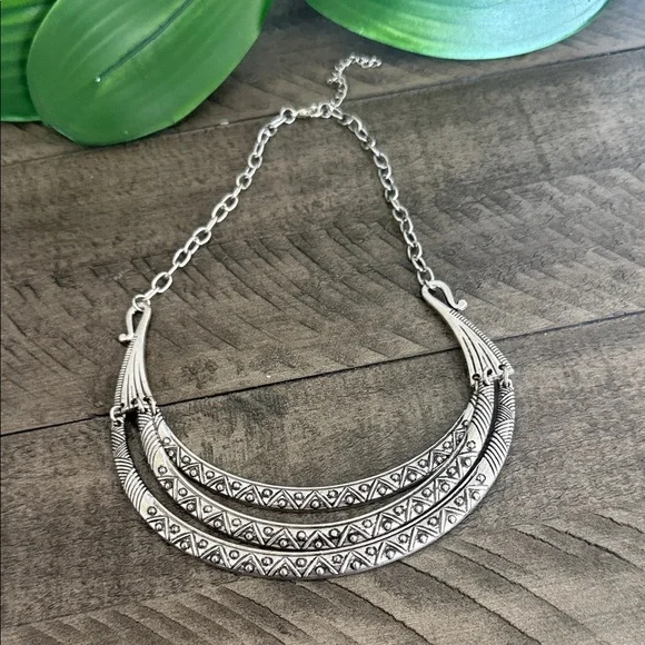 Elegant Silver Necklace