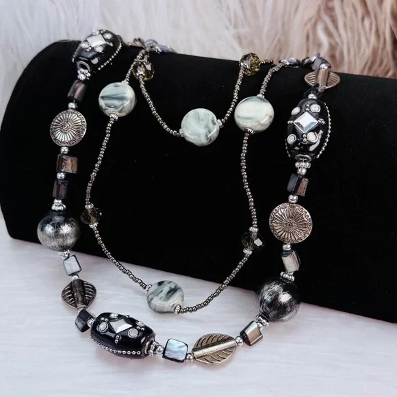 Beautiful, three strand island chic costume necklace