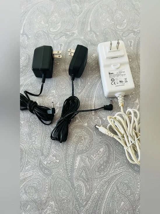 Universal Power Adapters Pack - Black & White