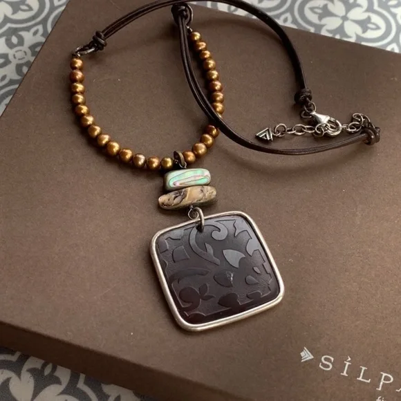 Vintage! Unique. RARE. Silpada Necklace with black Shell Pendant Necklace N1803