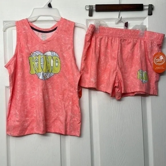 Girls XXL matching “be kind” shorts and tee set