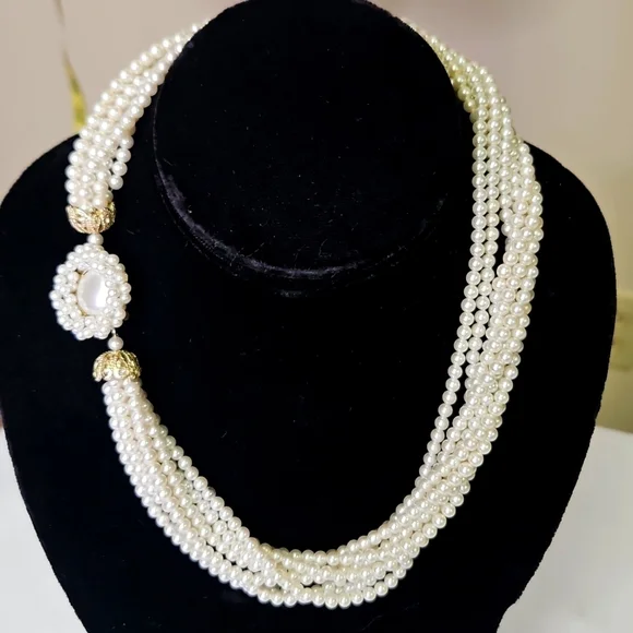 Vintage Pearl Necklace 18