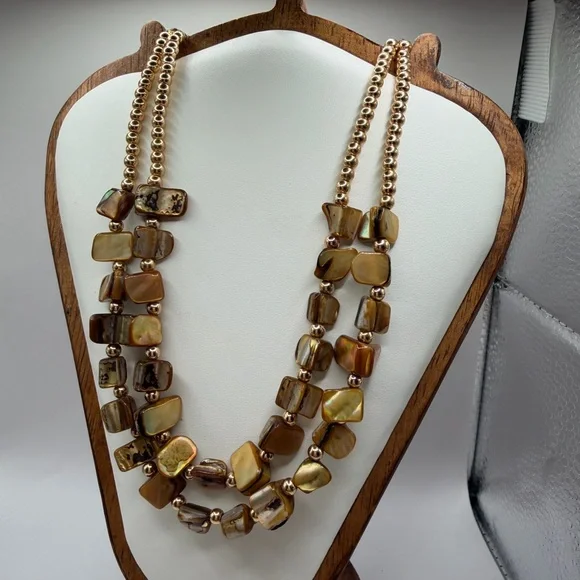 Elegant Brown and Gold Necklace