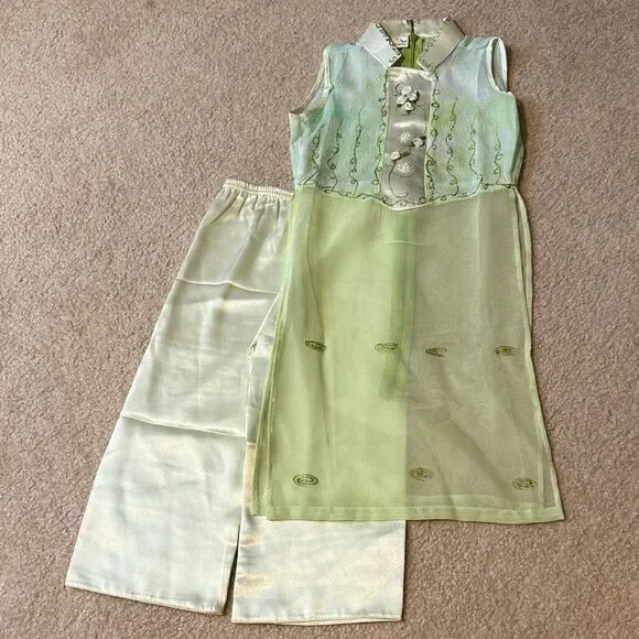 Vietnamese children's outfit