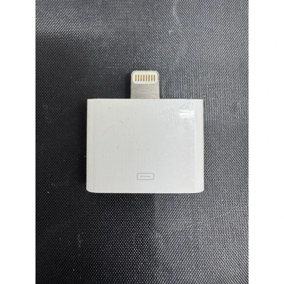 Apple Lightning to 30-Pin Adapter A1468 Genuine OEM Connector