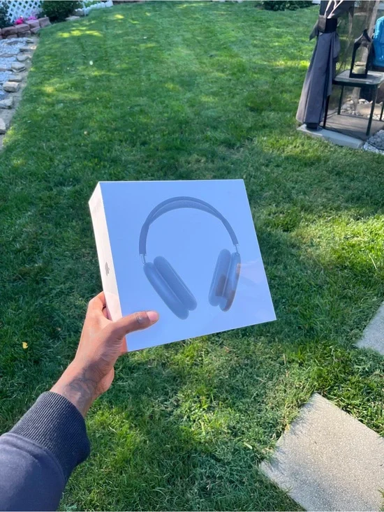 Apple AirPods Max Over-Ear Headphones - Space Gray