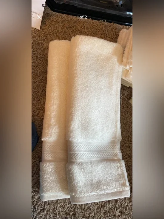 Kohl's cream luxury collection Hand Towels - Set of 2